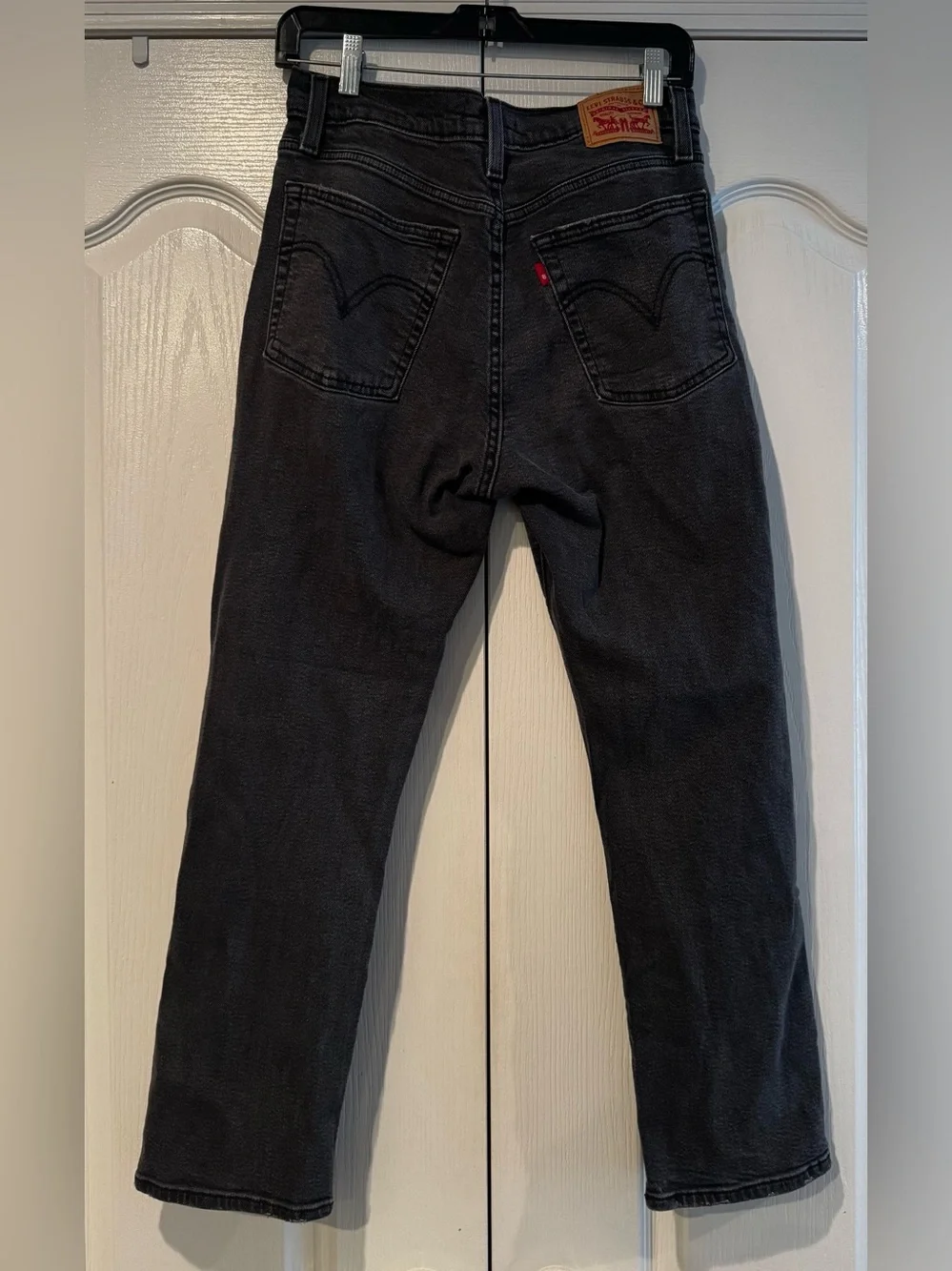 Levi's Black Black Wedgie Straight Leg Jeans with Knee Rip - Size 29/8